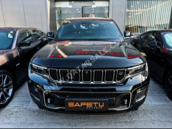 جييب  جراند شيروكي  اوفرلاند  2023  اوتوماتيك  12,500 كم  6 سلندر  دفع رباعي  اس يو في  أسود  تحت الضمان