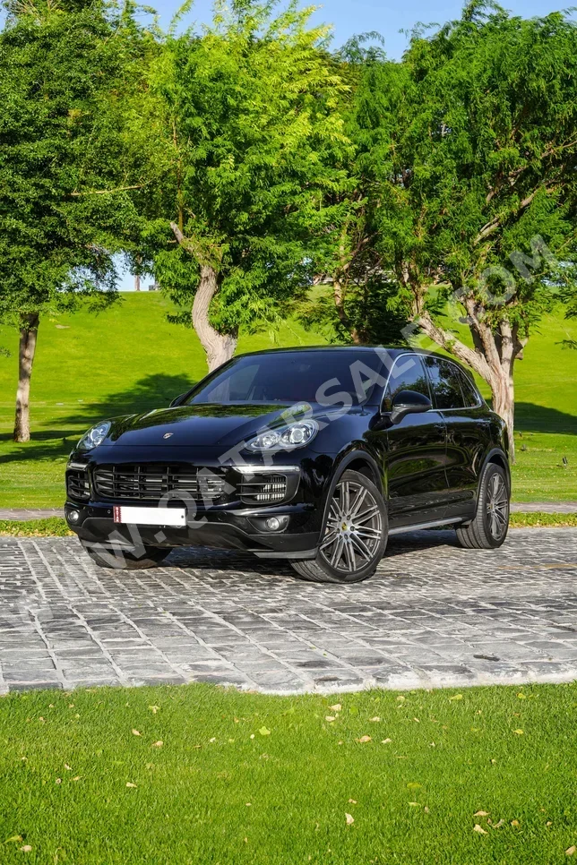 Porsche  Cayenne  S  2016  Automatic  25,000 Km  6 Cylinder  Four Wheel Drive (4WD)  SUV  Black