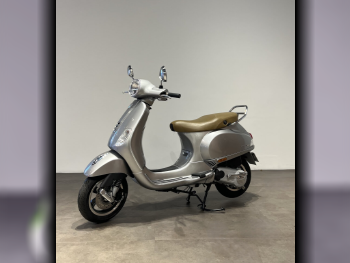 فيسبا  في اكس ال 150 -  2024 - اللون فضي -  الضمان