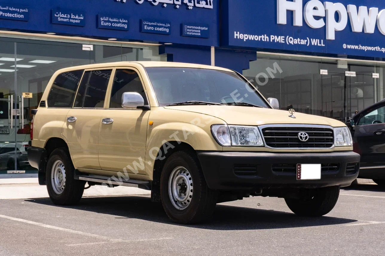 تويوتا  لاند كروزر  جي اكس  2002  عادي  98,000 كم  6 سلندر  دفع رباعي  اس يو في  بيج