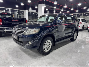 تويوتا  فورشنر  اس ار 5  2013  اوتوماتيك  311,000 كم  4 سلندر  دفع رباعي  اس يو في  أزرق غامق