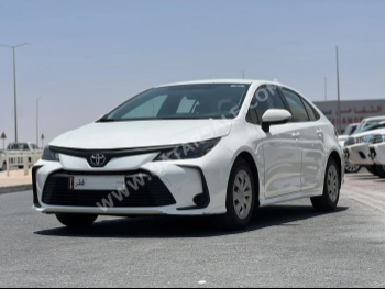 Toyota  Corolla  XLI  2022  Automatic  125,000 Km  4 Cylinder  Front Wheel Drive (FWD)  Sedan  White