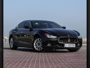 مزاراتي  جيبلي  2014  اوتوماتيك  117,000 كم  6 سلندر  دفع خلفي  سيدان  أسود