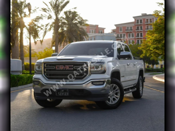 جي ام سي  سييرا  زد 71  2016  اوتوماتيك  160,000 كم  8 سلندر  دفع رباعي  بيكب  أبيض