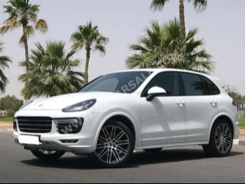 بورش  كيان  توربو  2016  اوتوماتيك  39,000 كم  8 سلندر  دفع رباعي  اس يو في  أبيض