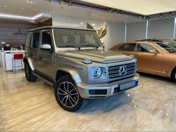 مرسيدس - بنز  جي - كلاس  500  2022  اوتوماتيك  14,000 كم  8 سلندر  دفع رباعي  اس يو في  رمادي