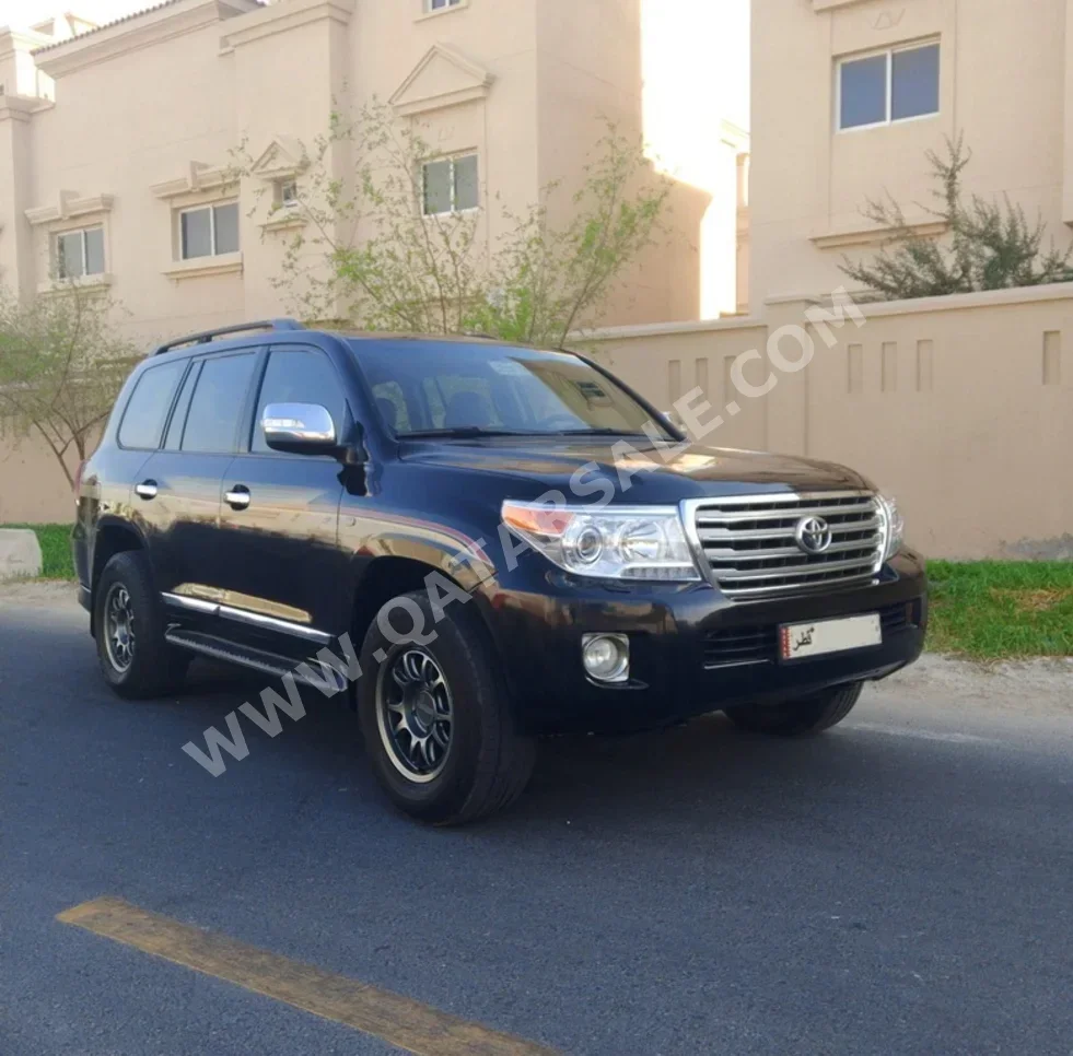 تويوتا  لاند كروزر  جي اكس ار  2009  اوتوماتيك  421,000 كم  8 سلندر  دفع رباعي  اس يو في  أسود