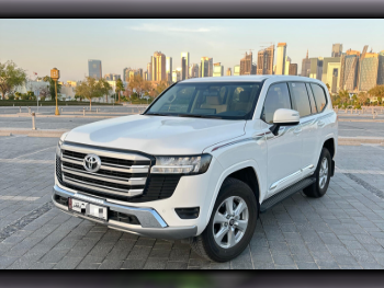 تويوتا  لاند كروزر  جي اكس ار  2024  اوتوماتيك  18,000 كم  6 سلندر  دفع رباعي  اس يو في  أبيض  تحت الضمان