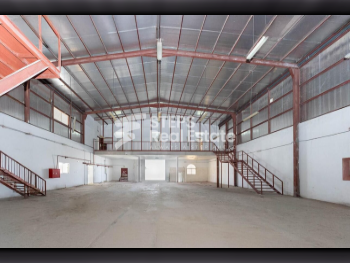 مخازن و مستودعات - الريان  - المنطقة الصناعية  -المساحة: 2000 متر مربع