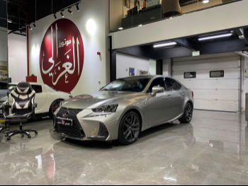 لكزس  اي اس  350  2019  اوتوماتيك  129,000 كم  6 سلندر  دفع خلفي  سيدان  سونيك تايتينيم