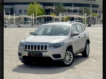 جييب  شيروكي  سبورت  2021  اوتوماتيك  69,000 كم  6 سلندر  دفع رباعي  اس يو في  فضي