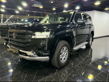 تويوتا  لاند كروزر  جي اكس  2024  اوتوماتيك  4,000 كم  6 سلندر  دفع رباعي  اس يو في  أسود  تحت الضمان