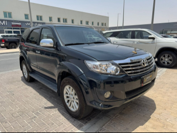 تويوتا  فورشنر  اس ار 5  2014  اوتوماتيك  41,000 كم  6 سلندر  دفع رباعي  اس يو في  أسود