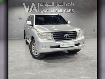 تويوتا  لاند كروزر  جي اكس  2010  اوتوماتيك  274,000 كم  6 سلندر  دفع رباعي  اس يو في  فضي