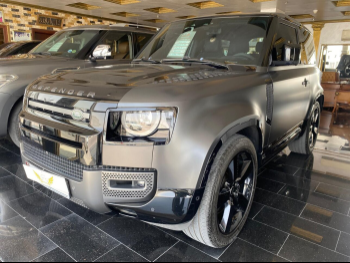 Land Rover  Defender  90 X  2023  Automatic  30,000 Km  6 Cylinder  Four Wheel Drive (4WD)  SUV  Black  With Warranty