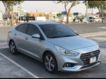 هيونداي  اكسنت  1.6  2021  اوتوماتيك  55,000 كم  4 سلندر  سحب امامي  سيدان  رمادي ميتالك  تحت الضمان