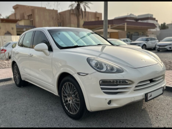 بورش  كيان  اس  2011  اوتوماتيك  158,900 كم  8 سلندر  دفع رباعي  اس يو في  أبيض