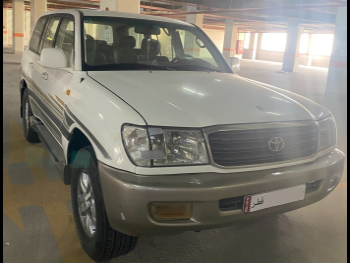 تويوتا  لاند كروزر  جي اكس ار  2002  اوتوماتيك  405,000 كم  6 سلندر  دفع رباعي  اس يو في  أبيض