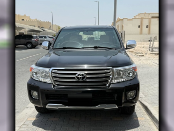 Toyota  Land Cruiser  GXR  2010  Automatic  315,000 Km  8 Cylinder  Four Wheel Drive (4WD)  SUV  Black