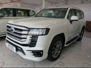 Toyota  Land Cruiser  GXR Twin Turbo  2025  Automatic  0 Km  6 Cylinder  Four Wheel Drive (4WD)  SUV  White  With Warranty