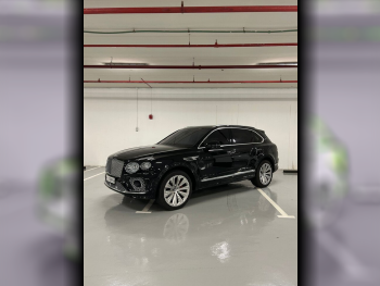 بنتلي  بينتايجا  فيرست اديشن  2021  اوتوماتيك  91,000 كم  8 سلندر  دفع رباعي  اس يو في  أسود