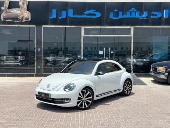 فوكس واغن  بيتل  2016  اوتوماتيك  94,000 كم  4 سلندر  دفع خلفي  هاتشباك  أبيض