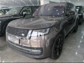 لاند روفر  رنج روفر  فوج اوتوبايوغرافي  2023  اوتوماتيك  11,000 كم  6 سلندر  دفع رباعي  اس يو في  رمادي  تحت الضمان