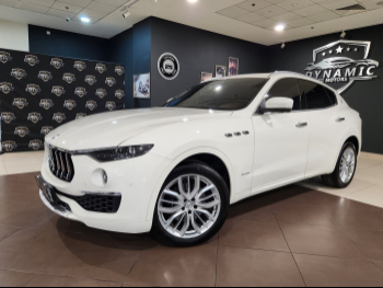 Maserati  Levante  Q4  2020  Automatic  45,000 Km  6 Cylinder  Four Wheel Drive (4WD)  SUV  White  With Warranty