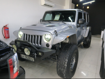 جييب  رانجلار  صحارى  2013  اوتوماتيك  83,000 كم  6 سلندر  دفع رباعي  اس يو في  فضي