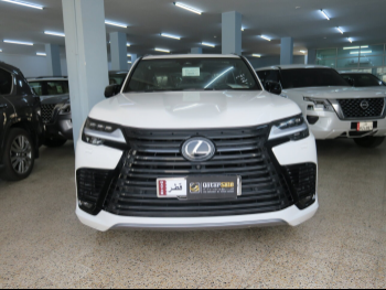 لكزس  ال اكس  600 اوفرتريل  2025  اوتوماتيك  6,000 كم  6 سلندر  دفع رباعي  اس يو في  أبيض  تحت الضمان