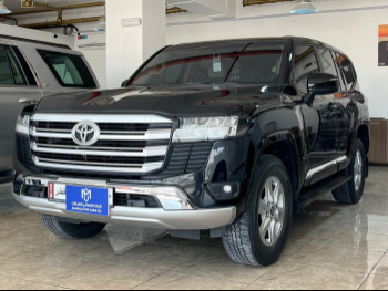 Toyota  Land Cruiser  GXR  2023  Automatic  65,000 Km  6 Cylinder  Four Wheel Drive (4WD)  SUV  Black  With Warranty