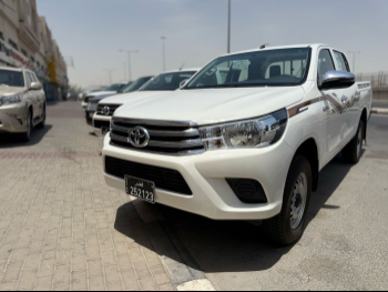 Toyota  Hilux  2024  Manual  0 Km  4 Cylinder  Four Wheel Drive (4WD)  Pick Up  White  With Warranty