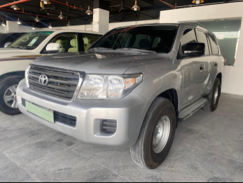 Toyota  Land Cruiser  G  2011  Automatic  303,000 Km  6 Cylinder  Four Wheel Drive (4WD)  SUV  Silver