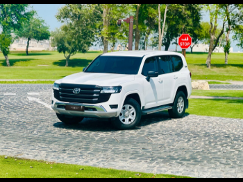 Toyota  Land Cruiser  GX  2022  Automatic  133,000 Km  6 Cylinder  Four Wheel Drive (4WD)  SUV  White