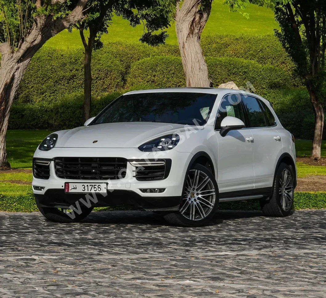 Porsche Cayenne Turbo 2016 Automatic 43,000 Km 8 Cylinder Four Wheel Drive (4WD) SUV White