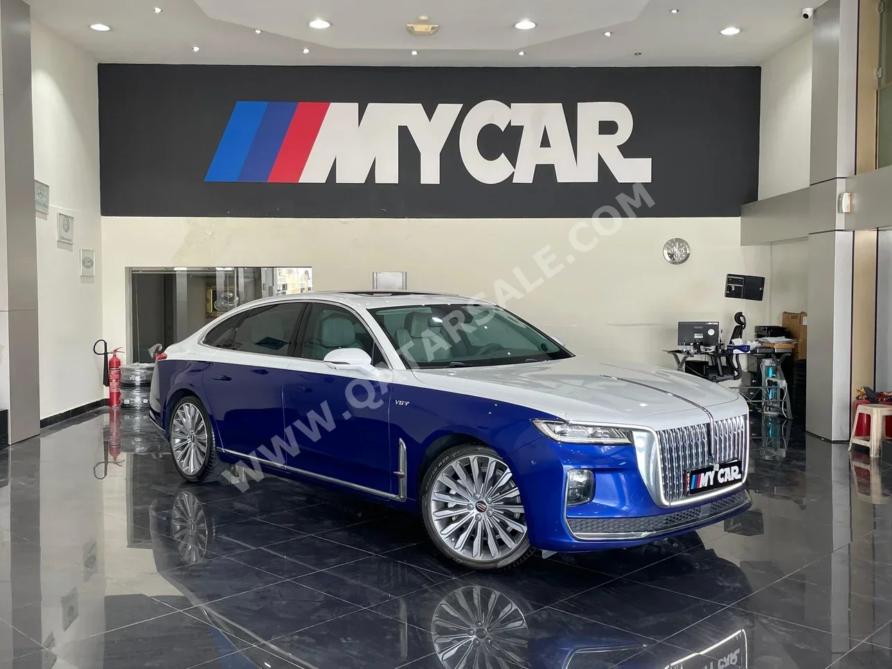 هونغ تشي  اتش 9  2022  اوتوماتيك  5,000 كم  6 سلندر  دفع كلي مستمر  سيدان  أزرق و أبيض  تحت الضمان