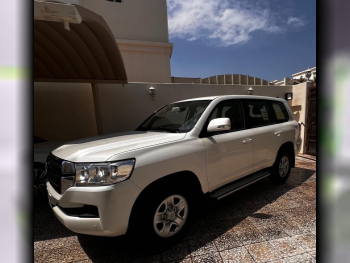 Toyota  Land Cruiser  GX  2018  Automatic  26,000 Km  6 Cylinder  Four Wheel Drive (4WD)  SUV  White