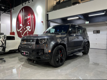 لاند روفر  ديفيندر  110 اكس  2023  اوتوماتيك  110,000 كم  6 سلندر  دفع رباعي  اس يو في  رمادي  تحت الضمان