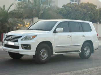 Lexus  LX  570  2009  Automatic  410,000 Km  8 Cylinder  Four Wheel Drive (4WD)  SUV  White