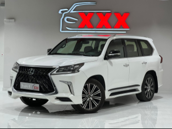 لكزس  ال اكس  570 اس بلاك ايديشن  2016  اوتوماتيك  240,000 كم  8 سلندر  دفع رباعي  اس يو في  أبيض