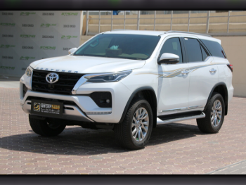 تويوتا  فورشنر  اس ار 5  2024  اوتوماتيك  2,100 كم  6 سلندر  دفع رباعي  اس يو في  أبيض  تحت الضمان