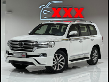 تويوتا  لاند كروزر  في اكس أس  2018  اوتوماتيك  237,000 كم  8 سلندر  دفع رباعي  اس يو في  أبيض