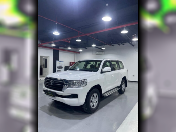 تويوتا  لاند كروزر  جي  2021  اوتوماتيك  209,000 كم  6 سلندر  دفع رباعي  اس يو في  أبيض