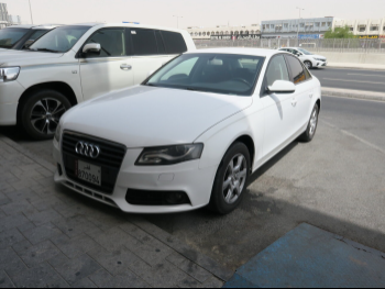 Audi  A4  2012  Automatic  134,000 Km  4 Cylinder  Rear Wheel Drive (RWD)  Sedan  White