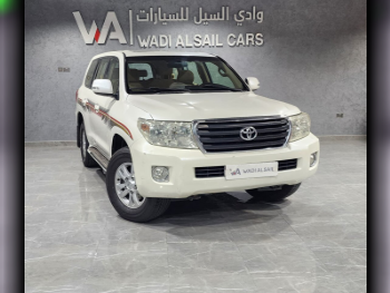 Toyota  Land Cruiser  GX  2012  Automatic  617,000 Km  6 Cylinder  Four Wheel Drive (4WD)  SUV  White