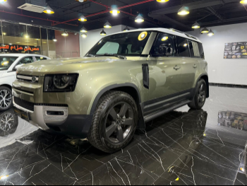Land Rover  Defender  110 SE  2020  Automatic  140,000 Km  6 Cylinder  Four Wheel Drive (4WD)  SUV  Green