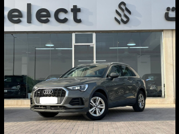 Audi  Q3  2.0 T  2022  Automatic  27,300 Km  4 Cylinder  Four Wheel Drive (4WD)  SUV  Gray  With Warranty
