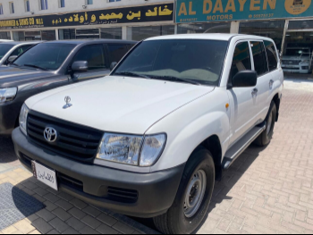 Toyota  Land Cruiser  GX  2006  Manual  476,000 Km  6 Cylinder  Four Wheel Drive (4WD)  SUV  White