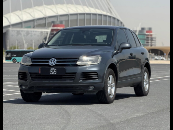 Volkswagen  Touareg  2012  Automatic  201,000 Km  6 Cylinder  All Wheel Drive (AWD)  SUV  Black
