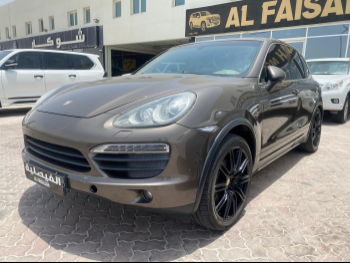 بورش  كيان  اس  2013  اوتوماتيك  211,000 كم  8 سلندر  دفع رباعي  اس يو في  رمادي